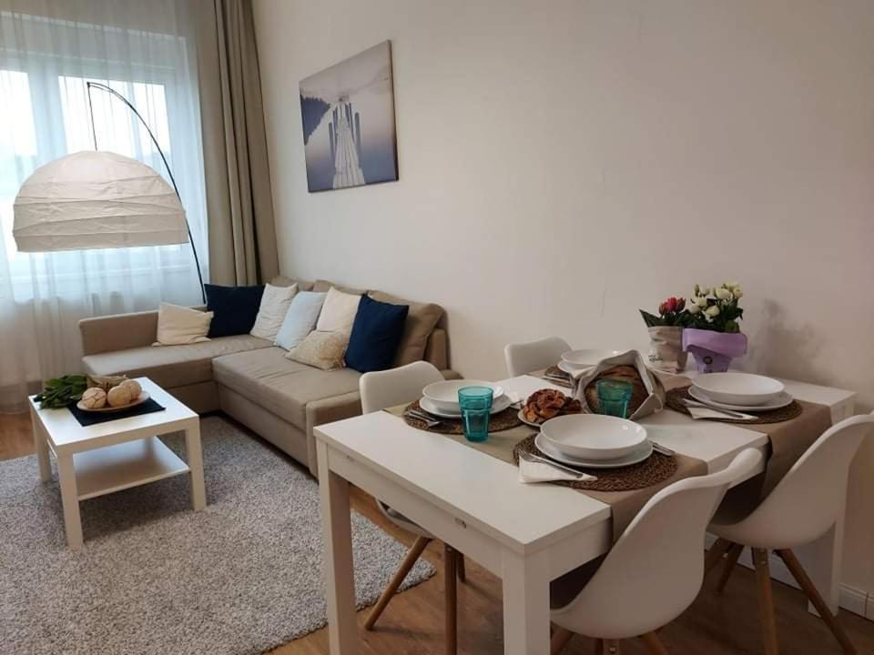 Alfoeldi Palace Apartman Debrecen Ngoại thất bức ảnh