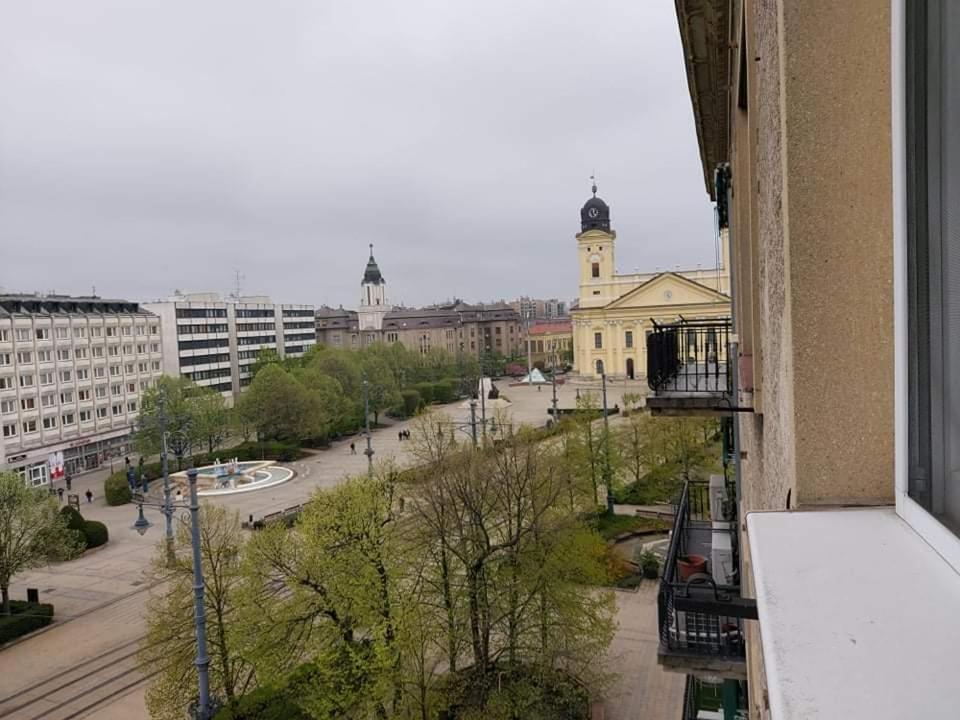 Alfoeldi Palace Apartman Debrecen Ngoại thất bức ảnh