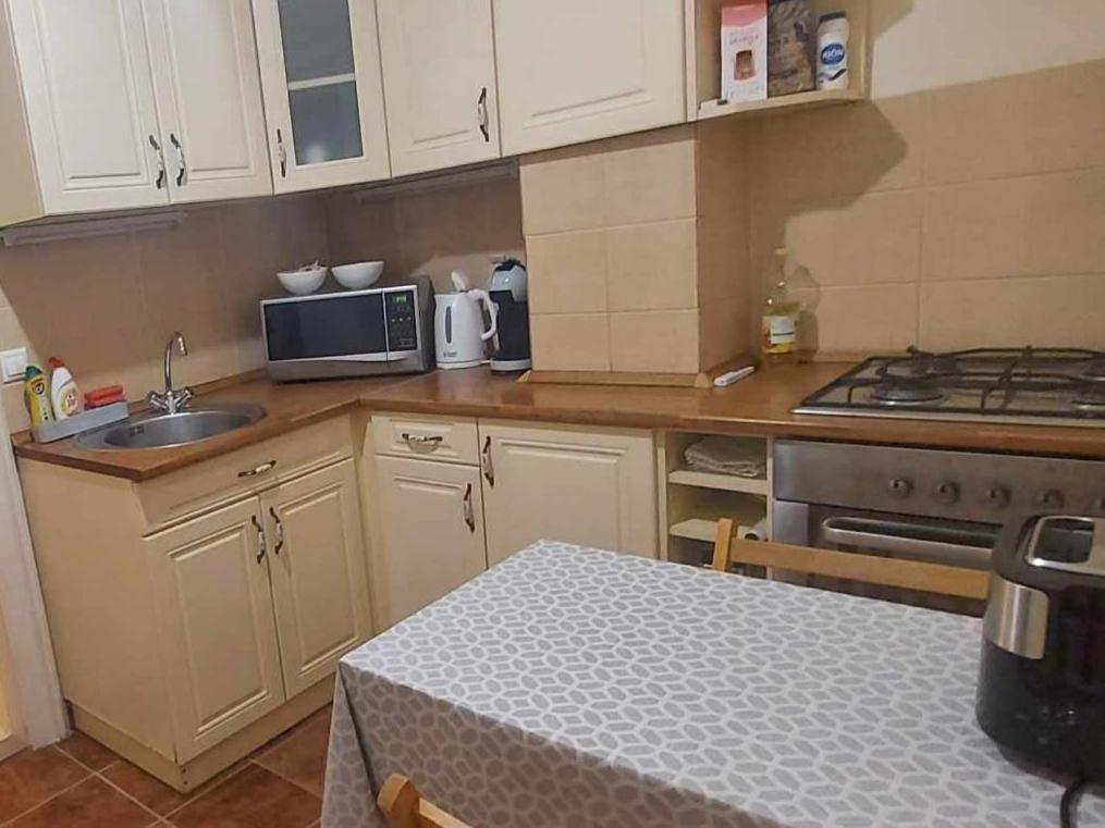 Alfoeldi Palace Apartman Debrecen Ngoại thất bức ảnh