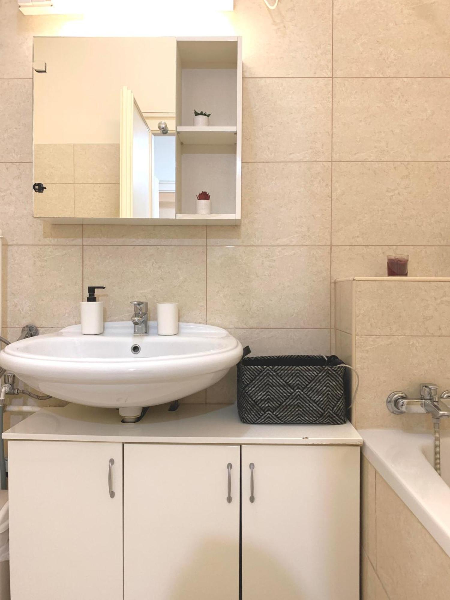 Alfoeldi Palace Apartman Debrecen Ngoại thất bức ảnh